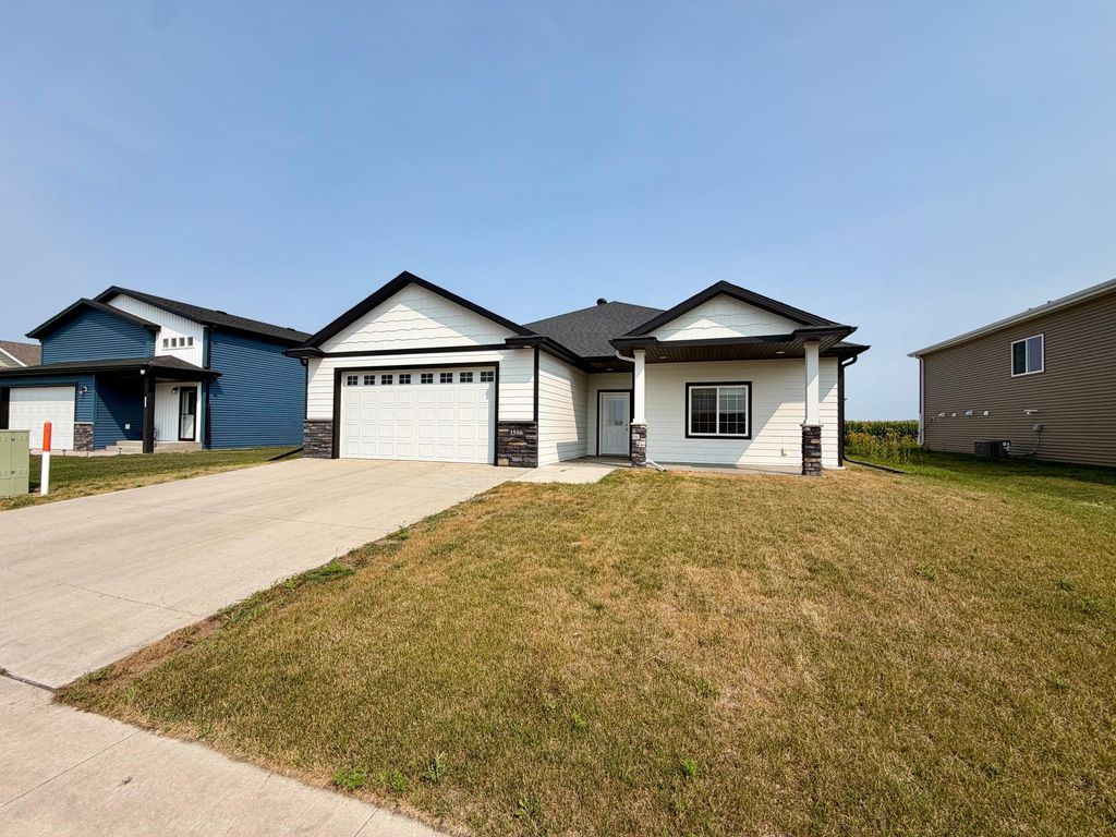 1506 6 Avenue NE, Dilworth, MN 56529