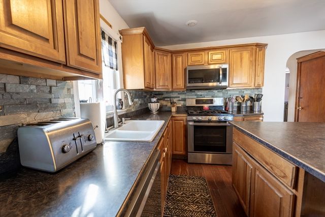 103 Chicago St, Fall River, MA 02721