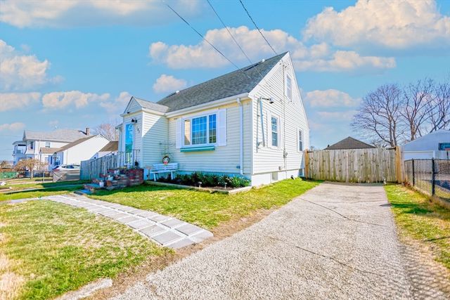 103 Chicago St, Fall River, MA 02721