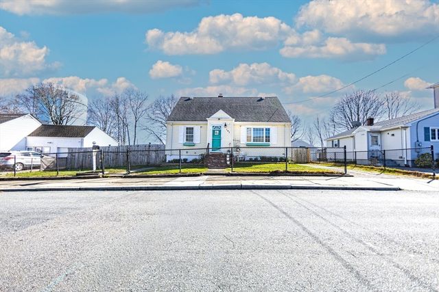 103 Chicago St, Fall River, MA 02721