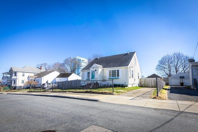 103 Chicago St, Fall River, MA 02721