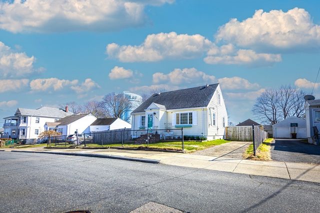 103 Chicago St, Fall River, MA 02721