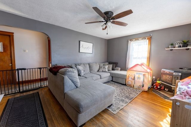 103 Chicago St, Fall River, MA 02721