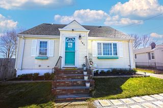 103 Chicago St, Fall River, MA 02721