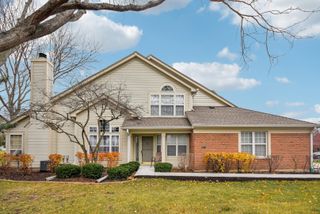 1668 Chatsford Court 1, Bartlett, IL 60103
