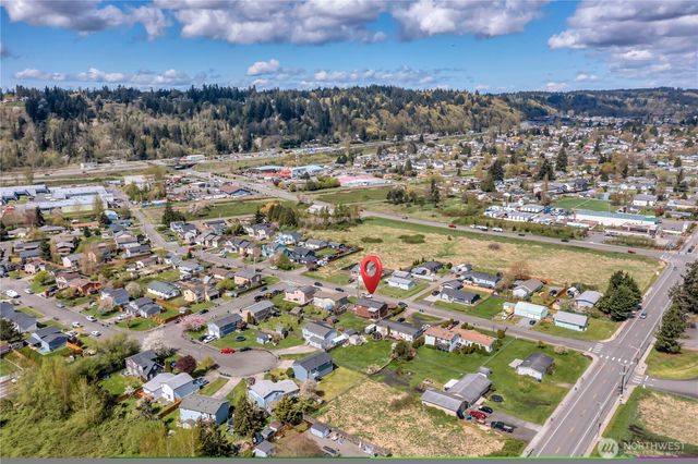 115 3rd Avenue NW, Pacific, WA 98047