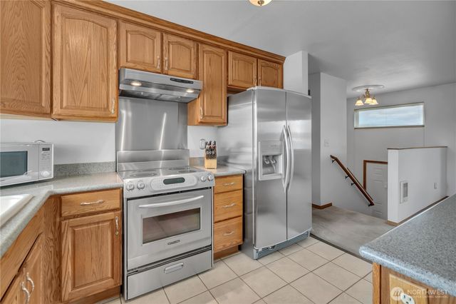 115 3rd Avenue NW, Pacific, WA 98047