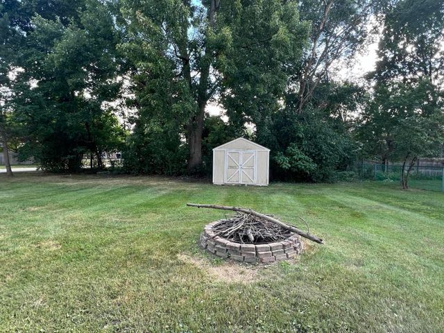 686 Troywood Drive, City Of Troy, MI 48083