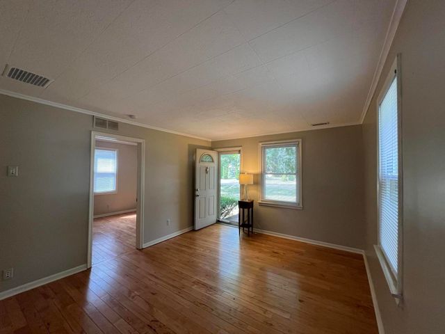 686 Troywood Drive, City Of Troy, MI 48083