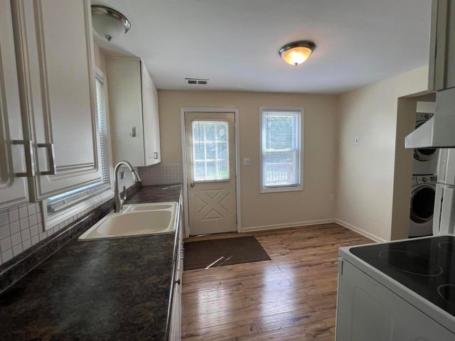 686 Troywood Drive, City Of Troy, MI 48083