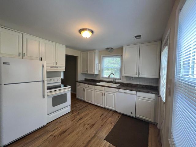 686 Troywood Drive, City Of Troy, MI 48083