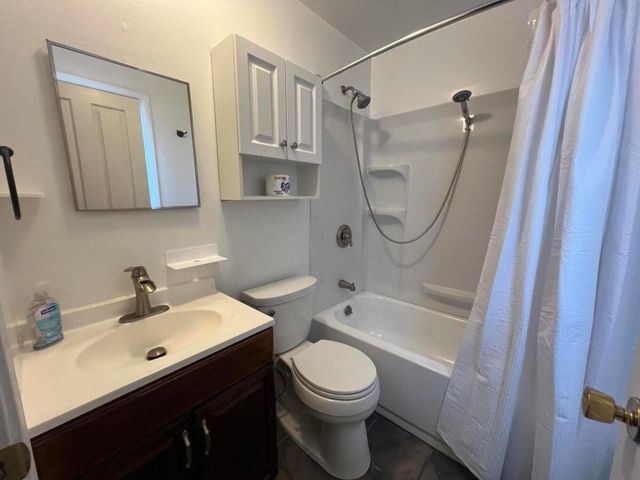 686 Troywood Drive, City Of Troy, MI 48083