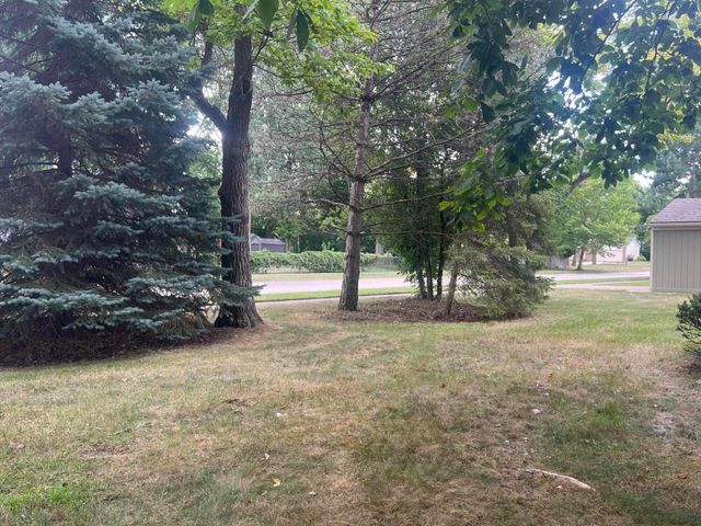 686 Troywood Drive, City Of Troy, MI 48083