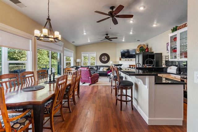 5105 Lakeshore Dr, Copperopolis, CA 95228