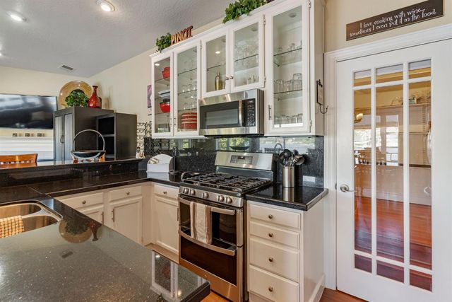 5105 Lakeshore Dr, Copperopolis, CA 95228