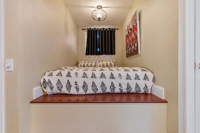 5105 Lakeshore Dr, Copperopolis, CA 95228