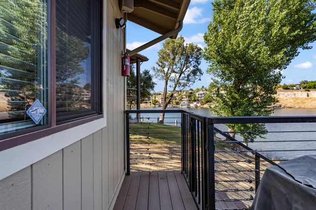 5105 Lakeshore Dr, Copperopolis, CA 95228