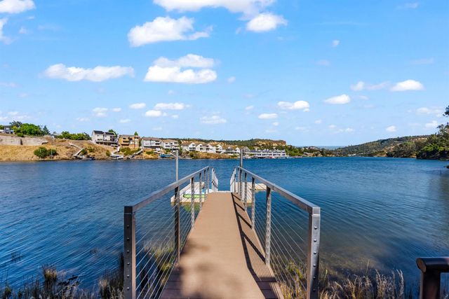 5105 Lakeshore Dr, Copperopolis, CA 95228