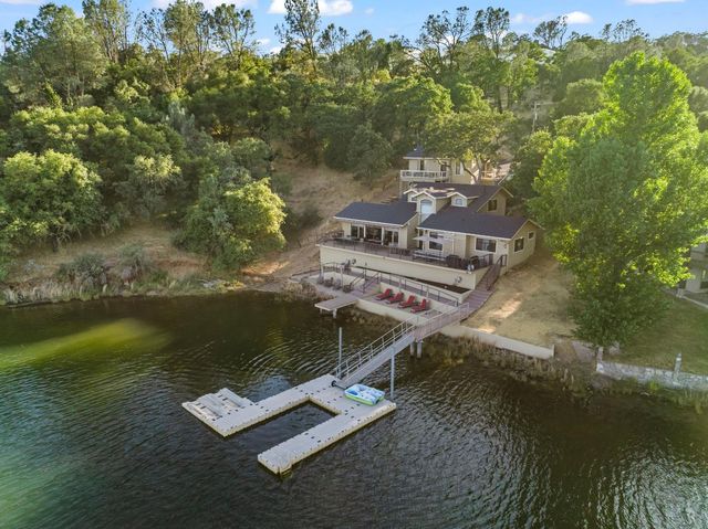 5105 Lakeshore Dr, Copperopolis, CA 95228