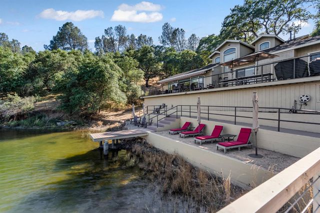 5105 Lakeshore Dr, Copperopolis, CA 95228