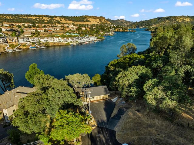 5105 Lakeshore Dr, Copperopolis, CA 95228