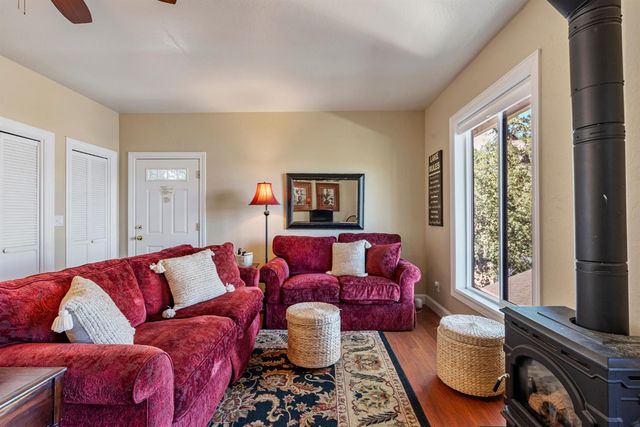 5105 Lakeshore Dr, Copperopolis, CA 95228