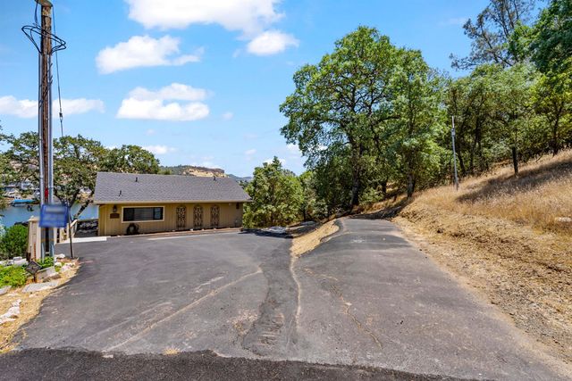 5105 Lakeshore Dr, Copperopolis, CA 95228