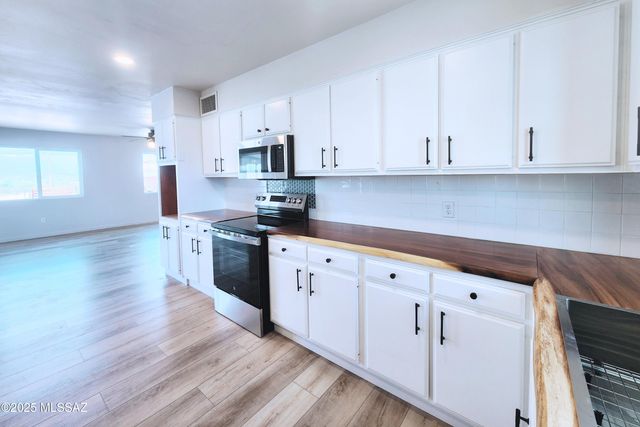487 E Patrick Drive, Benson, AZ 85602