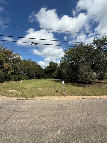 1721 N Hoard Avenue, Sherman, TX 75090