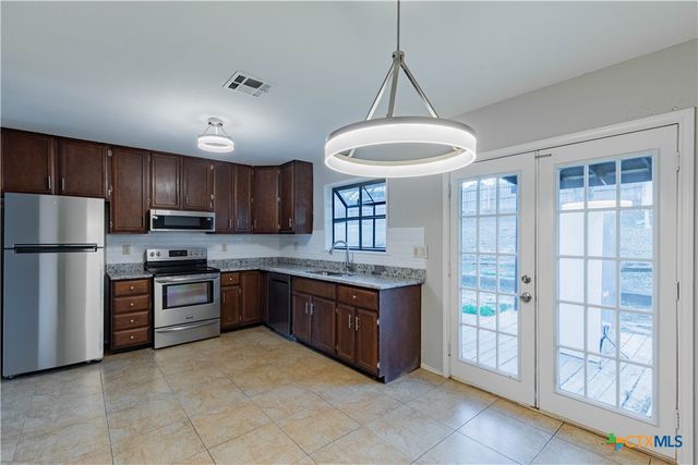 2003 Castle Gate Circle, San Marcos, TX 78666
