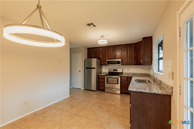 2003 Castle Gate Circle, San Marcos, TX 78666