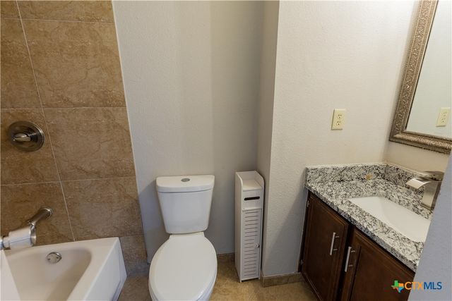 2003 Castle Gate Circle, San Marcos, TX 78666