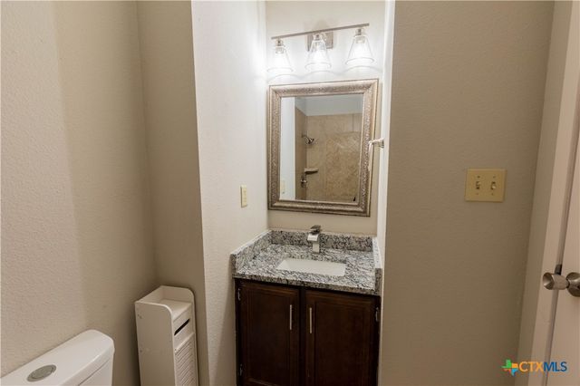 2003 Castle Gate Circle, San Marcos, TX 78666