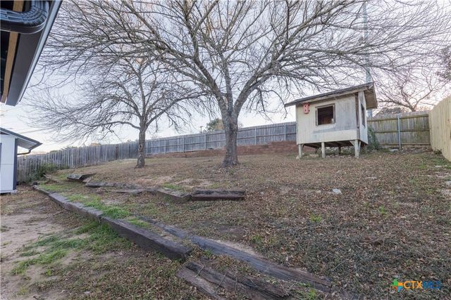 2003 Castle Gate Circle, San Marcos, TX 78666