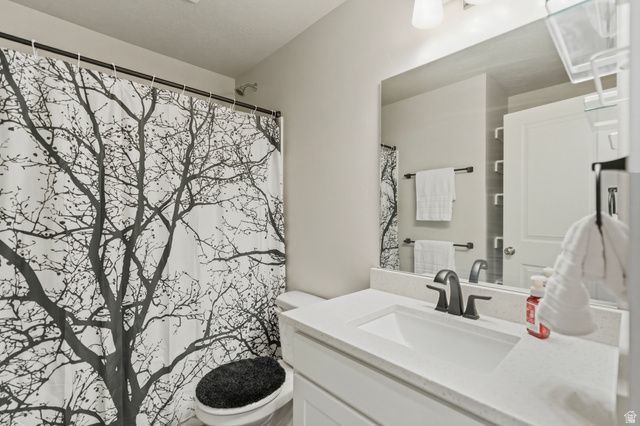 421 E PENNY LN, Clearfield, UT 84015