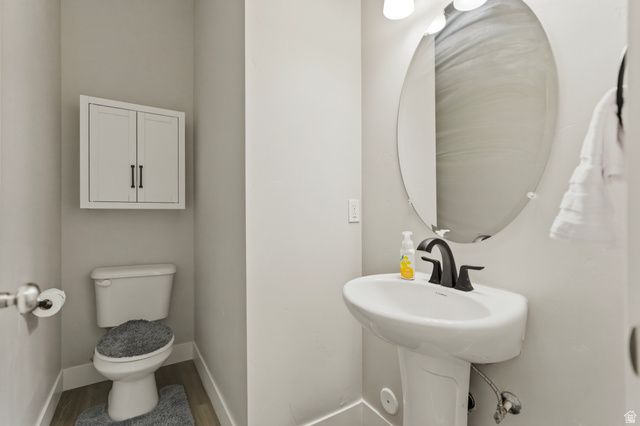 421 E PENNY LN, Clearfield, UT 84015