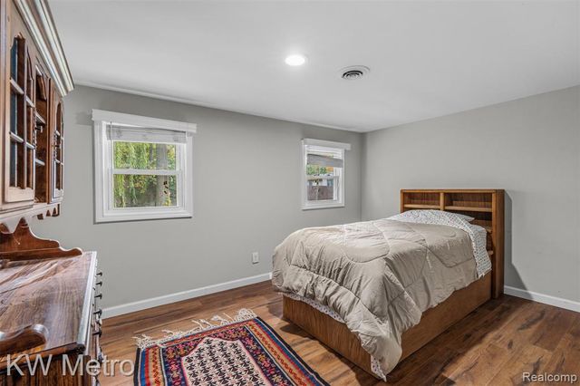 45055 Mcbride Avenue, Belleville, MI 48111