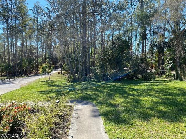 5121 Teak Wood DR, Naples, FL 34119