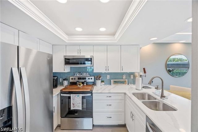 330 Kon Tiki DR C7, Naples, FL 34113
