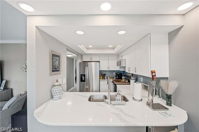 330 Kon Tiki DR C7, Naples, FL 34113