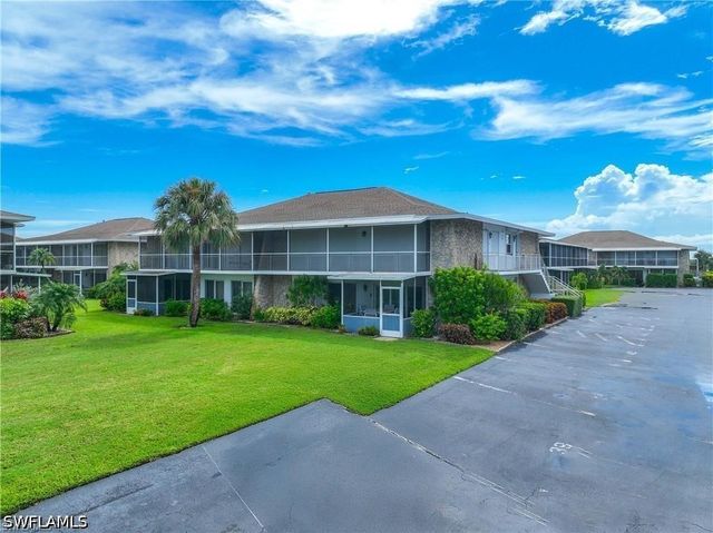 330 Kon Tiki DR C7, Naples, FL 34113