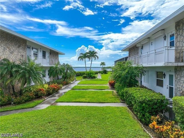 330 Kon Tiki DR C7, Naples, FL 34113