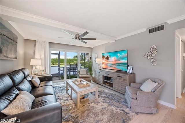 330 Kon Tiki DR C7, Naples, FL 34113