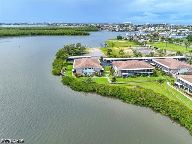 330 Kon Tiki DR C7, Naples, FL 34113