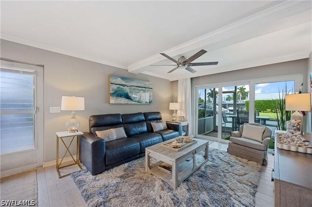 330 Kon Tiki DR C7, Naples, FL 34113