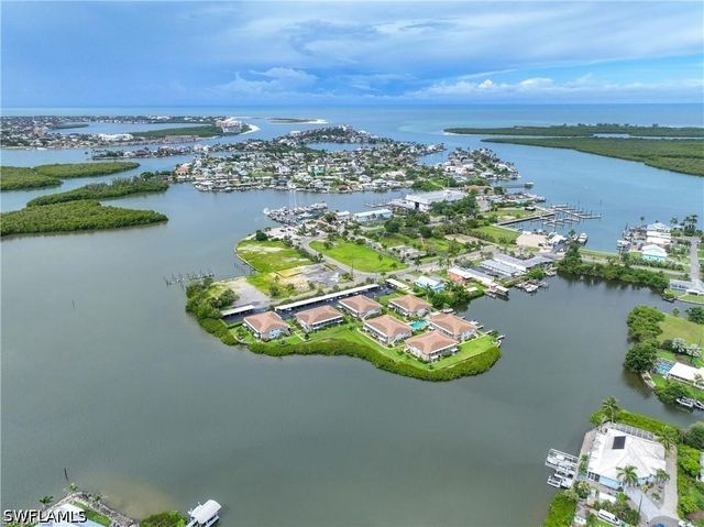 330 Kon Tiki DR C7, Naples, FL 34113