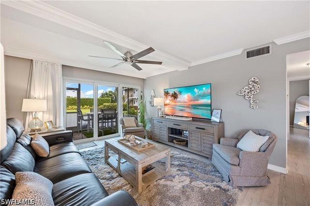 330 Kon Tiki DR C7, Naples, FL 34113