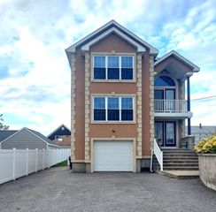 510 State Ave, Fall River, MA 02724