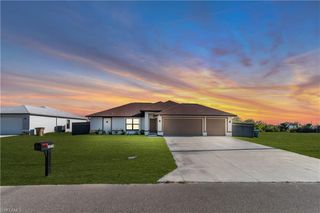 1430 SW 4th LN, Cape Coral, FL 33991