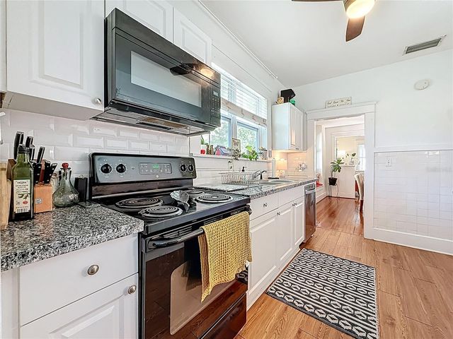 146 13TH AVENUE NE, St Petersburg, FL 33701